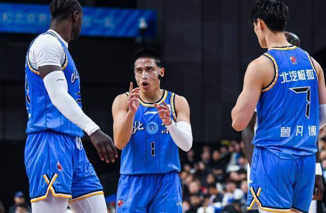龙8国际登录入口-CBA最新排名！上海狂胜北京杀回第2，黑马逼近前四，辽宁跌至第10